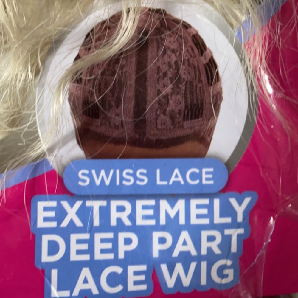Wig - Picture 2 of 4